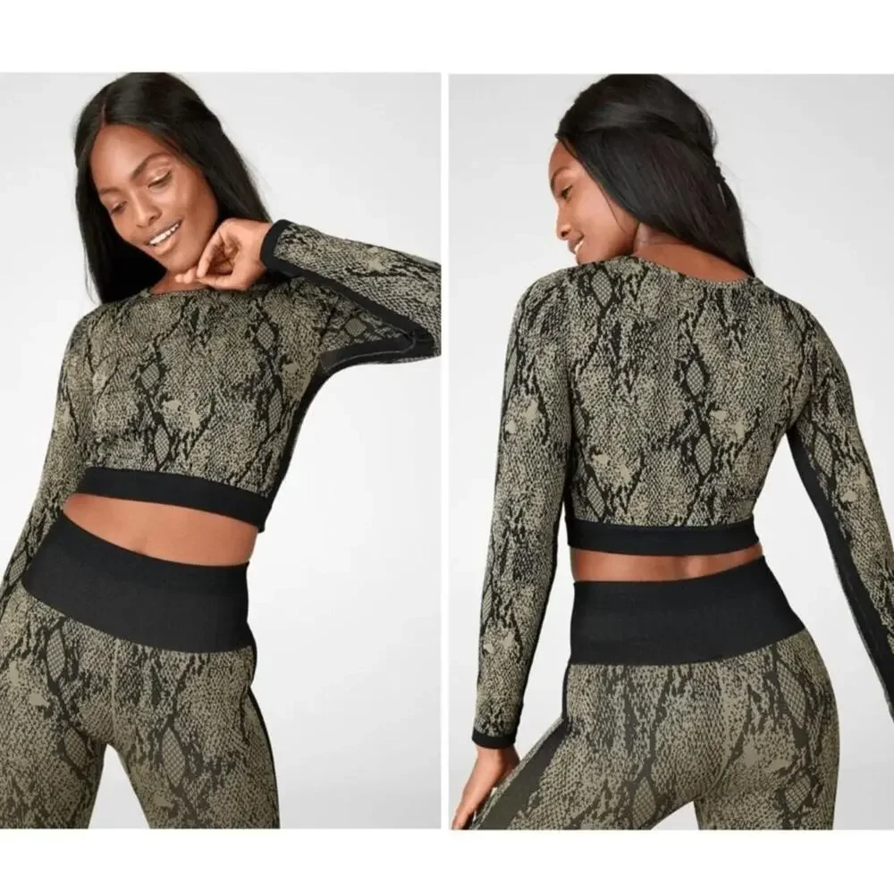 Fabletics Kamila Seamless Snakeskin Long Sleeve Crop Top & Leggings Set S